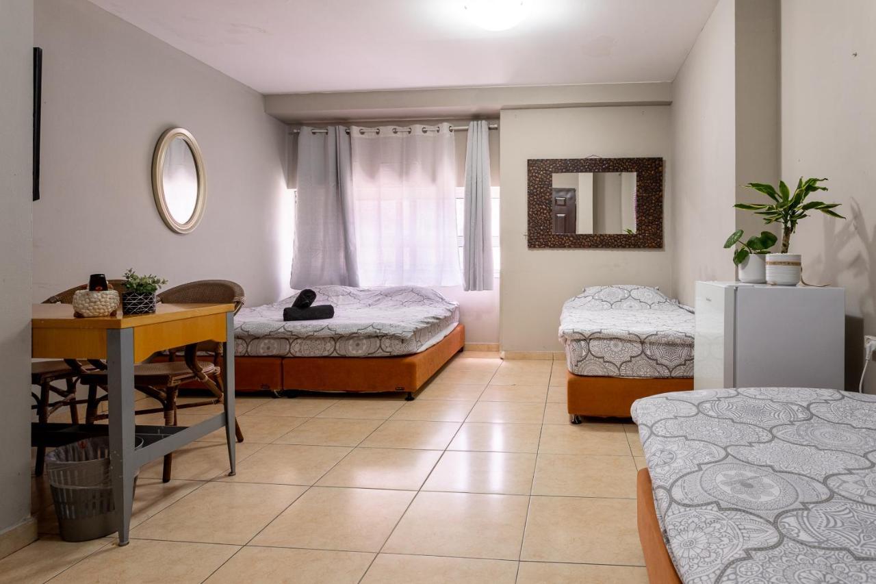 Little Prince Hostel-5 Min Walk To The Beach Eilat Buitenkant foto