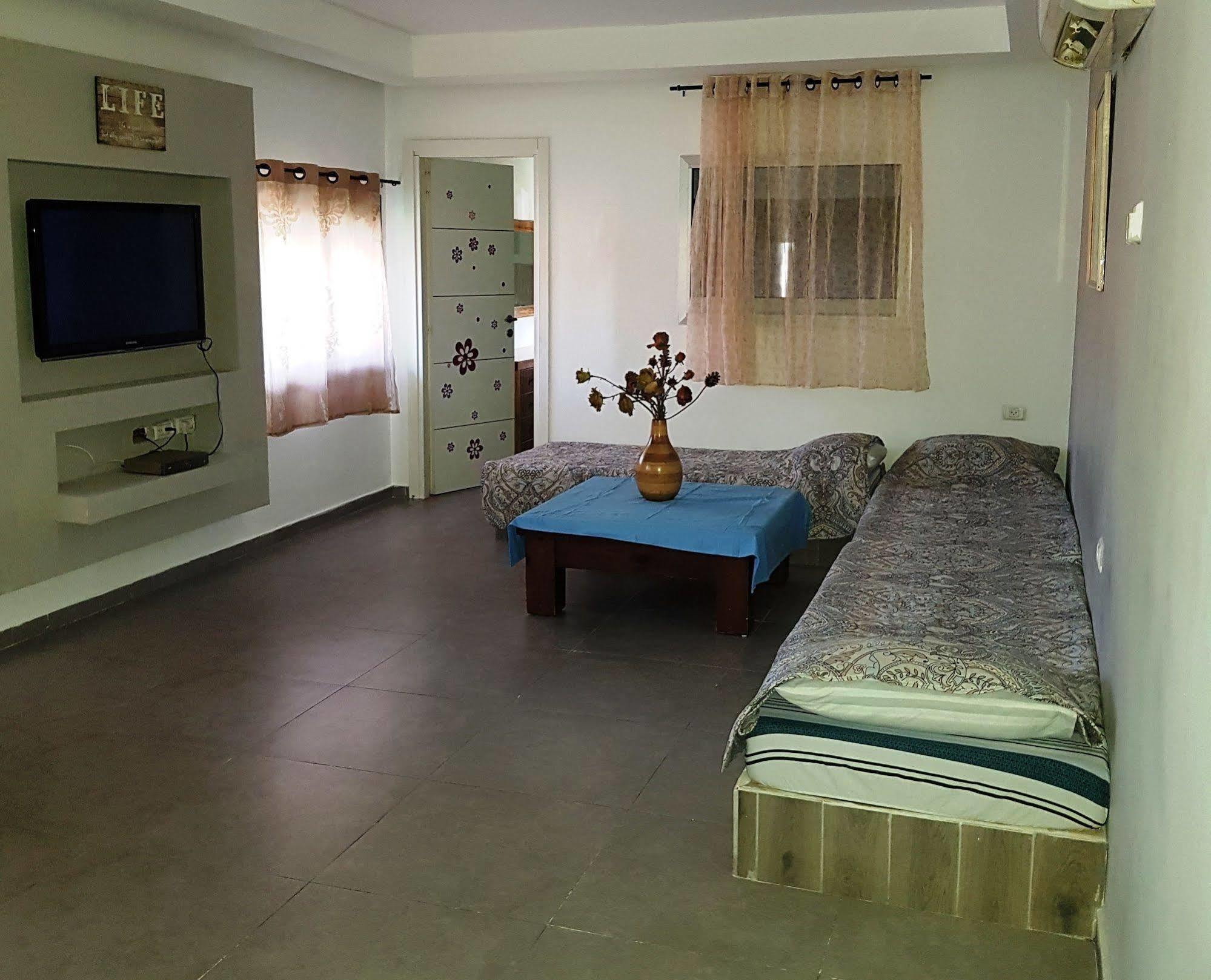 Little Prince Hostel-5 Min Walk To The Beach Eilat Buitenkant foto